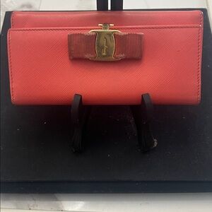 Salvatore Ferragamo Vara Bow Lon Continental Wallet Coral